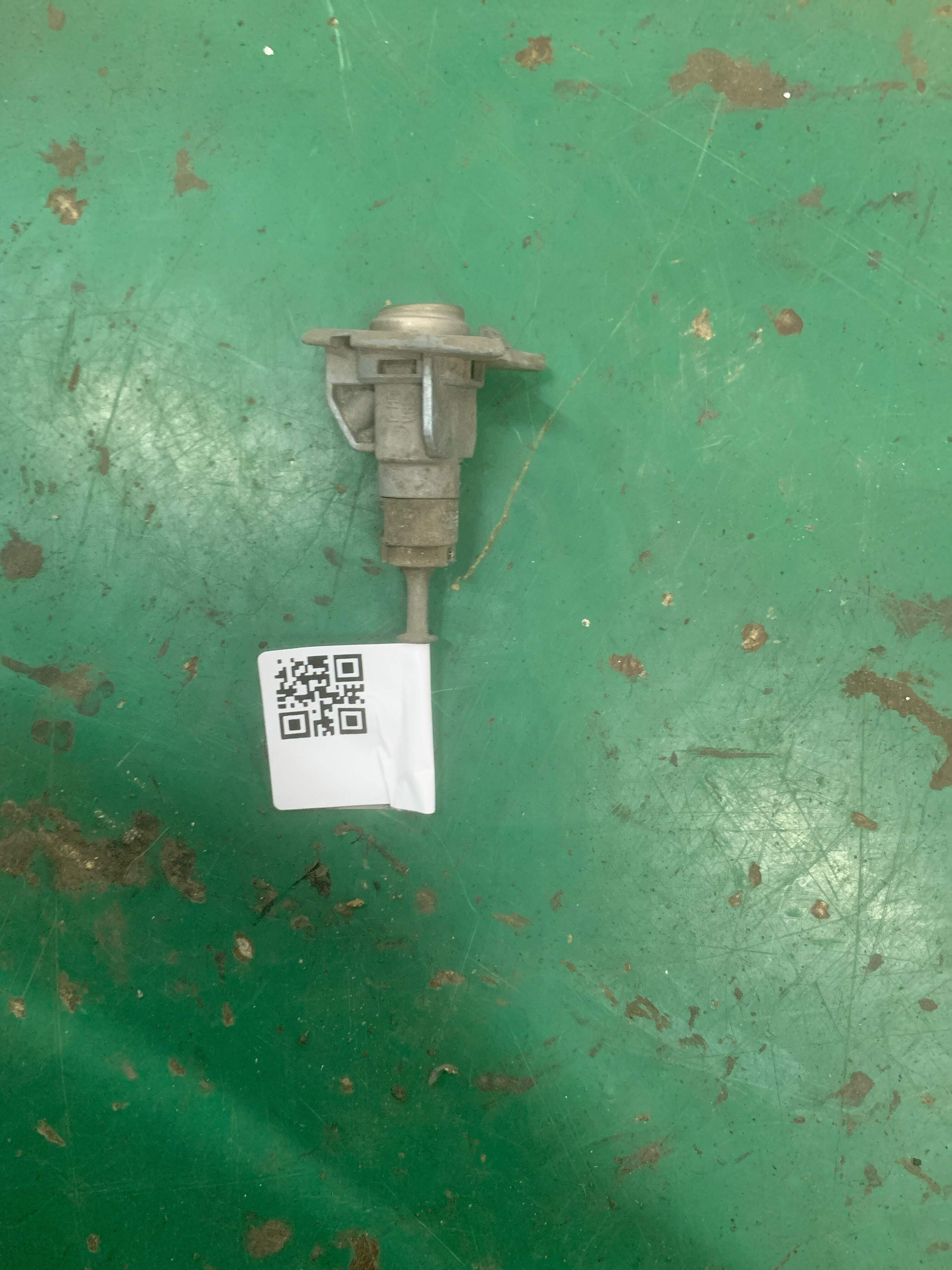 819703SA00 前门锁芯(左)