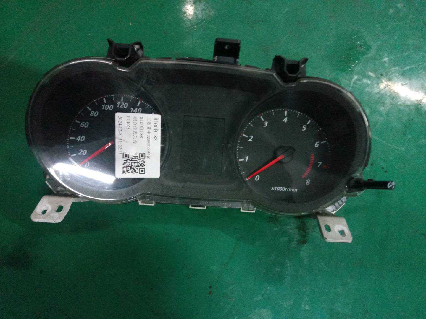 8100B188 Instrument Cluster Assembly