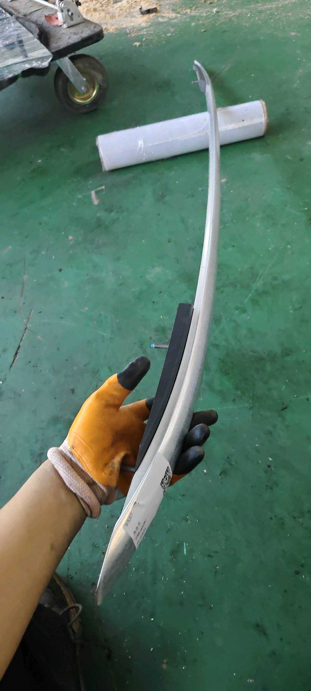 7N0860044 车顶行李架（右）