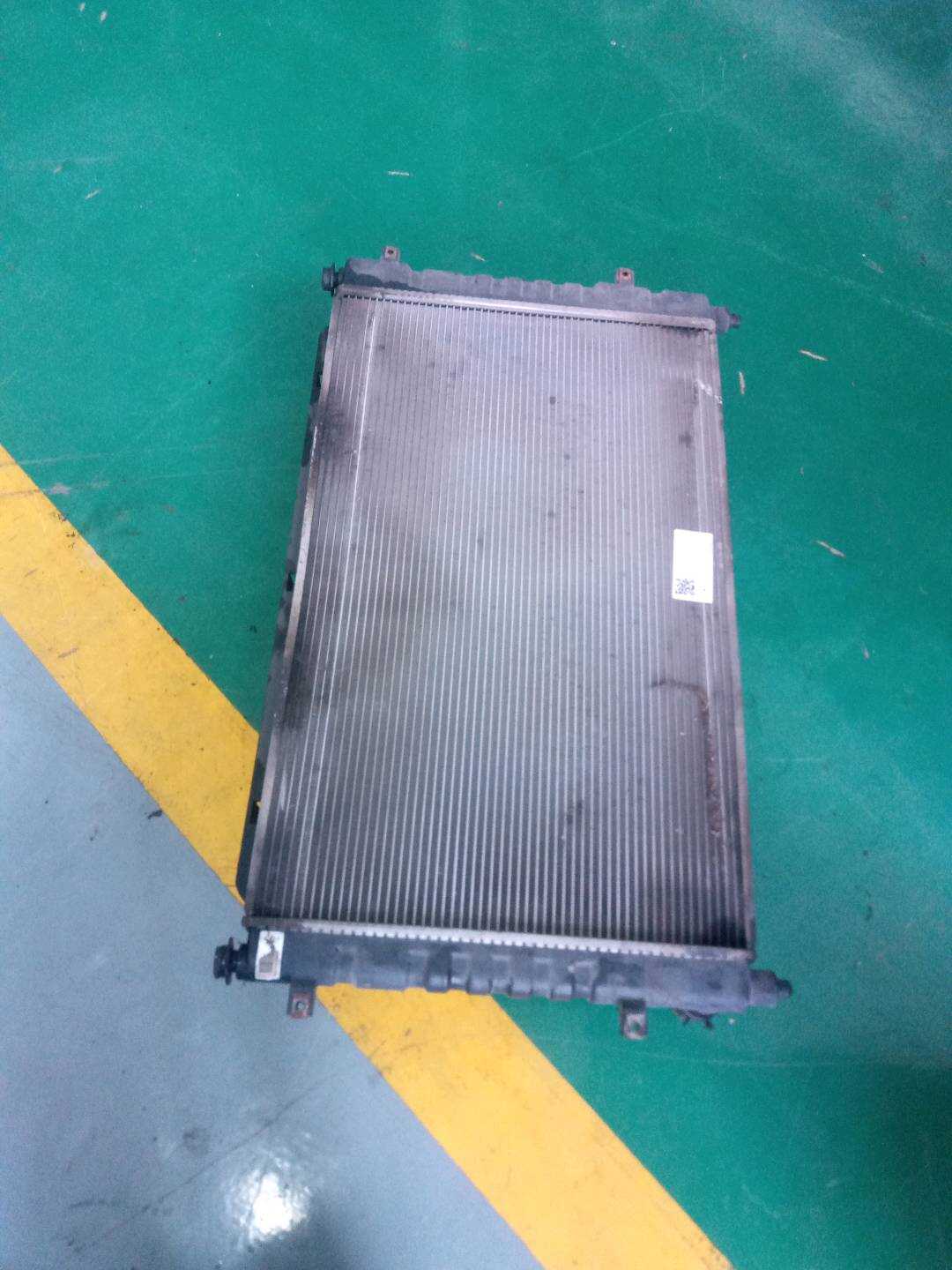 1016003046 水箱