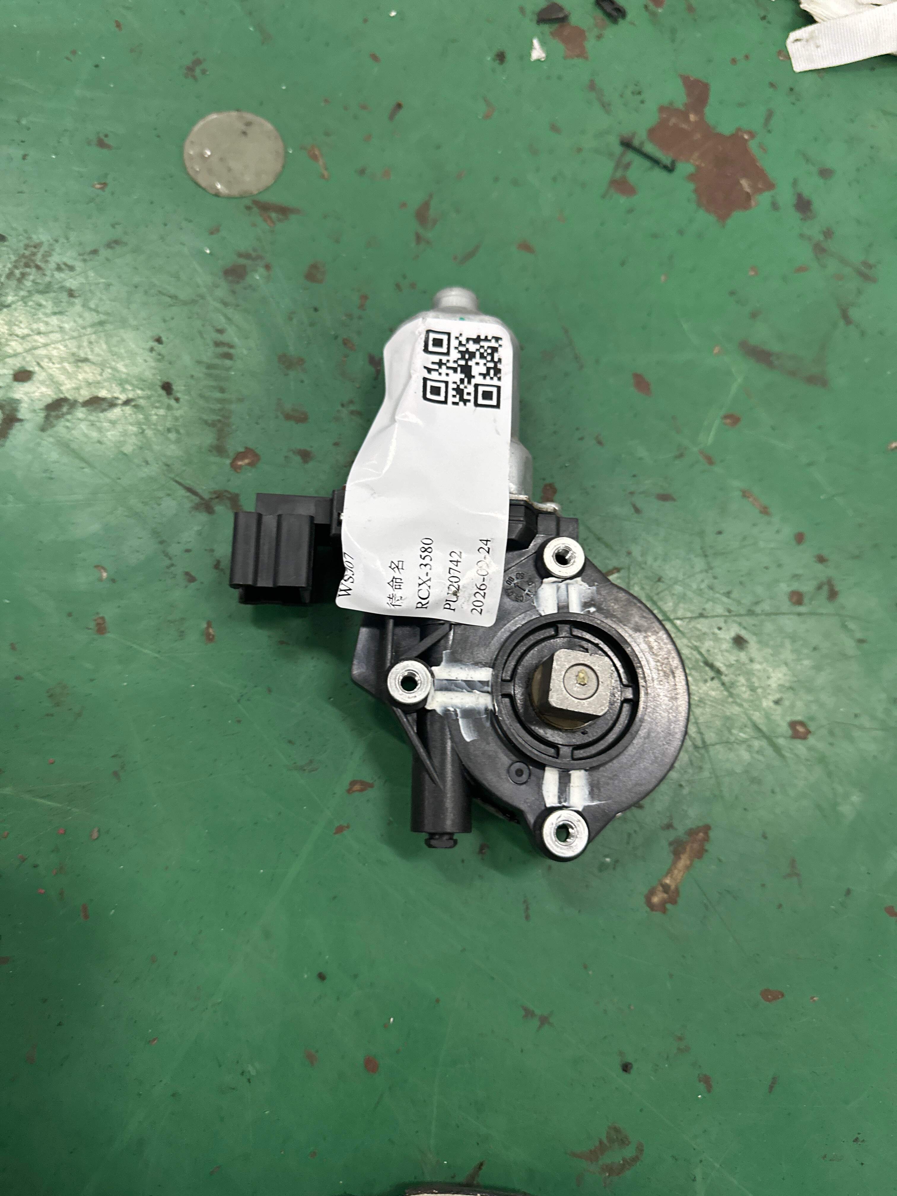 80730JN00A Front Door Window Motor, Right
