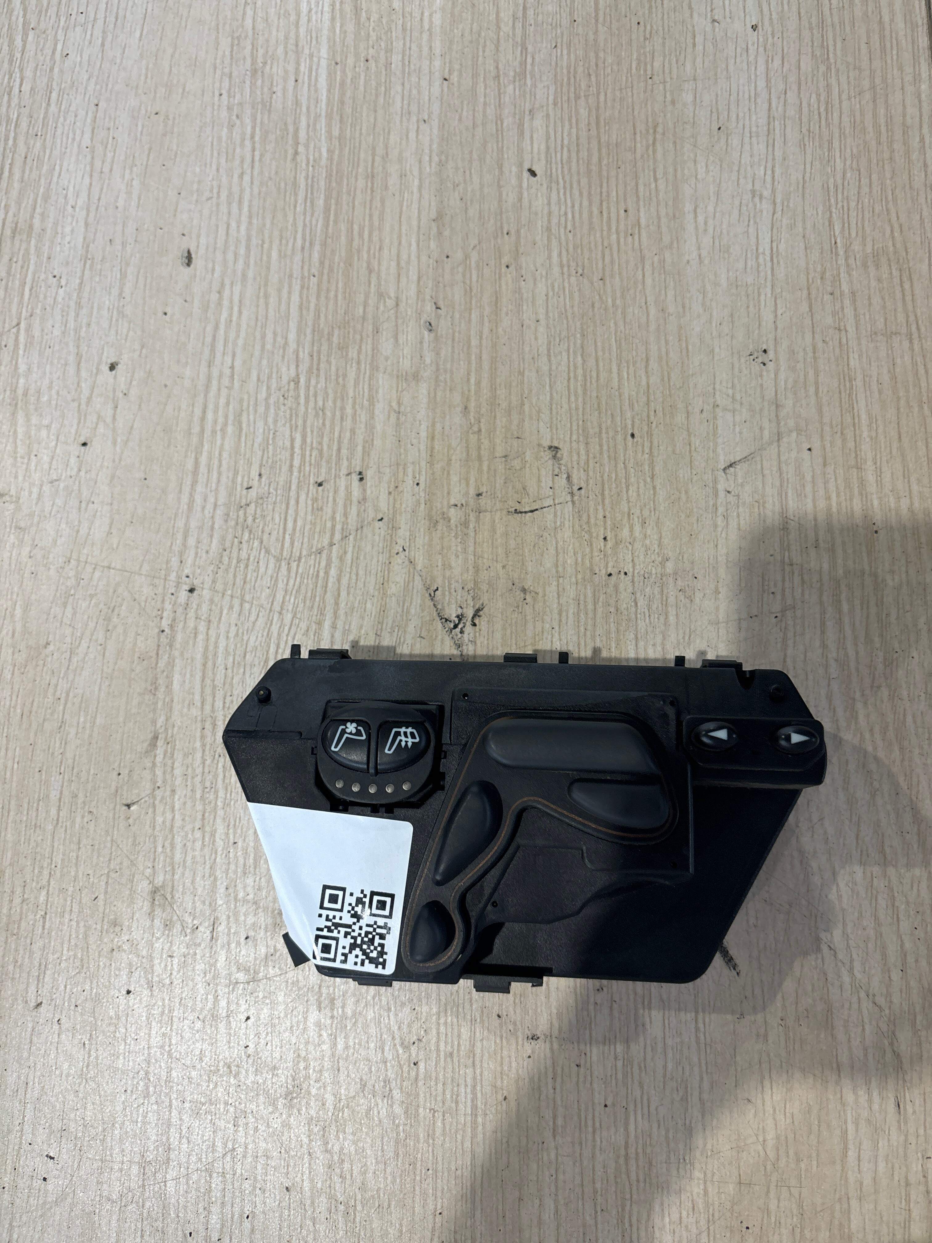 A22082128797C45 电器开关