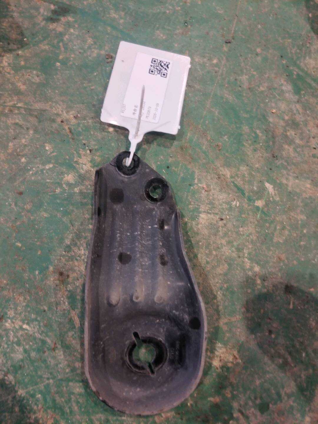 G3GC5078BB 后桥支座（左前）