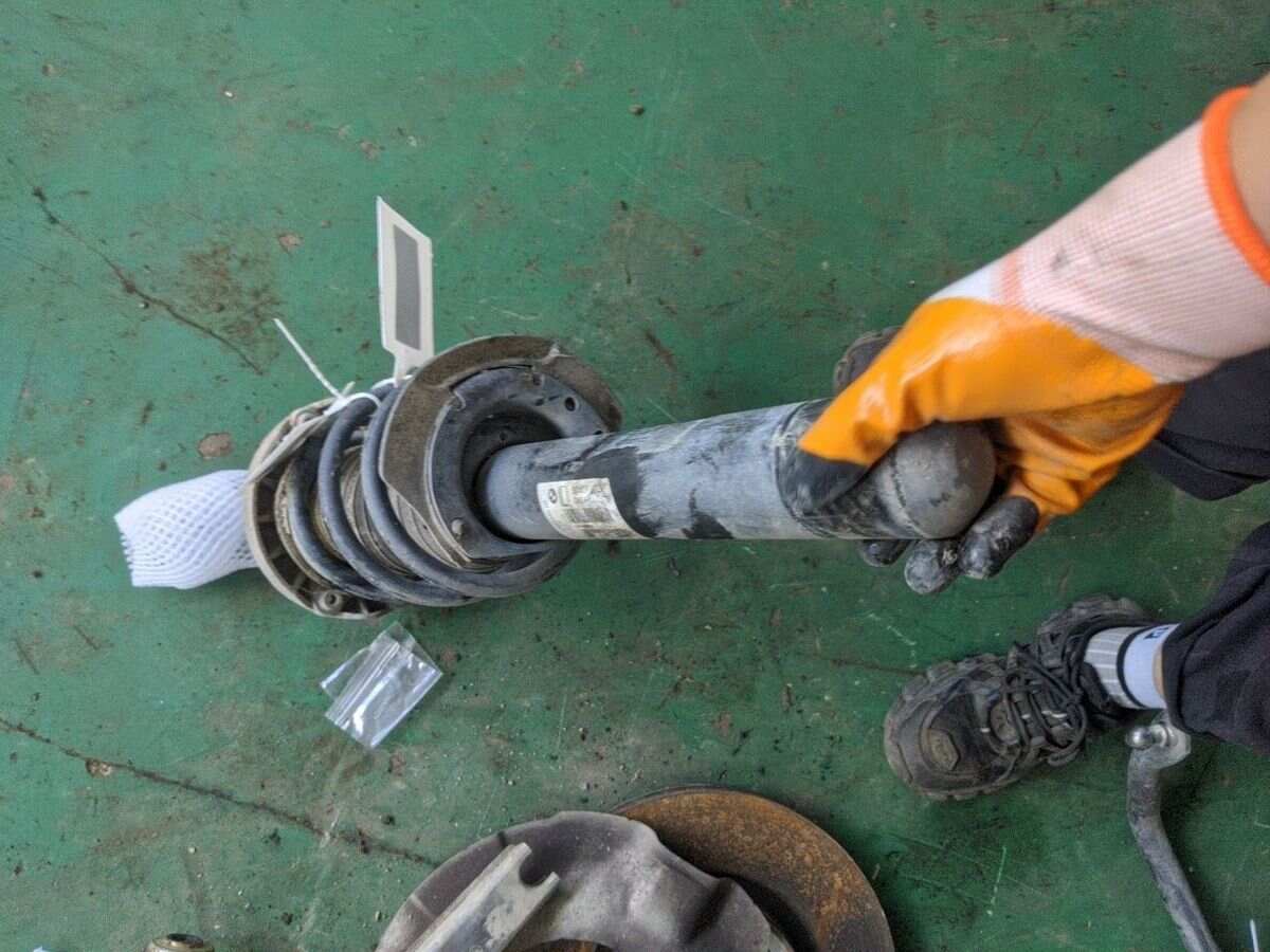 31336873386 前减震器弹簧