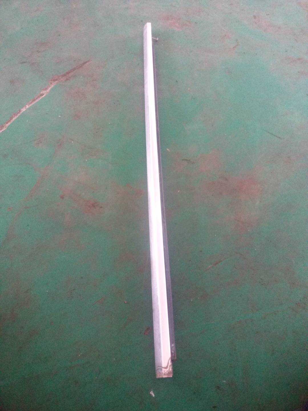 C2D17930 Front Door Window Molding (Right Outer)