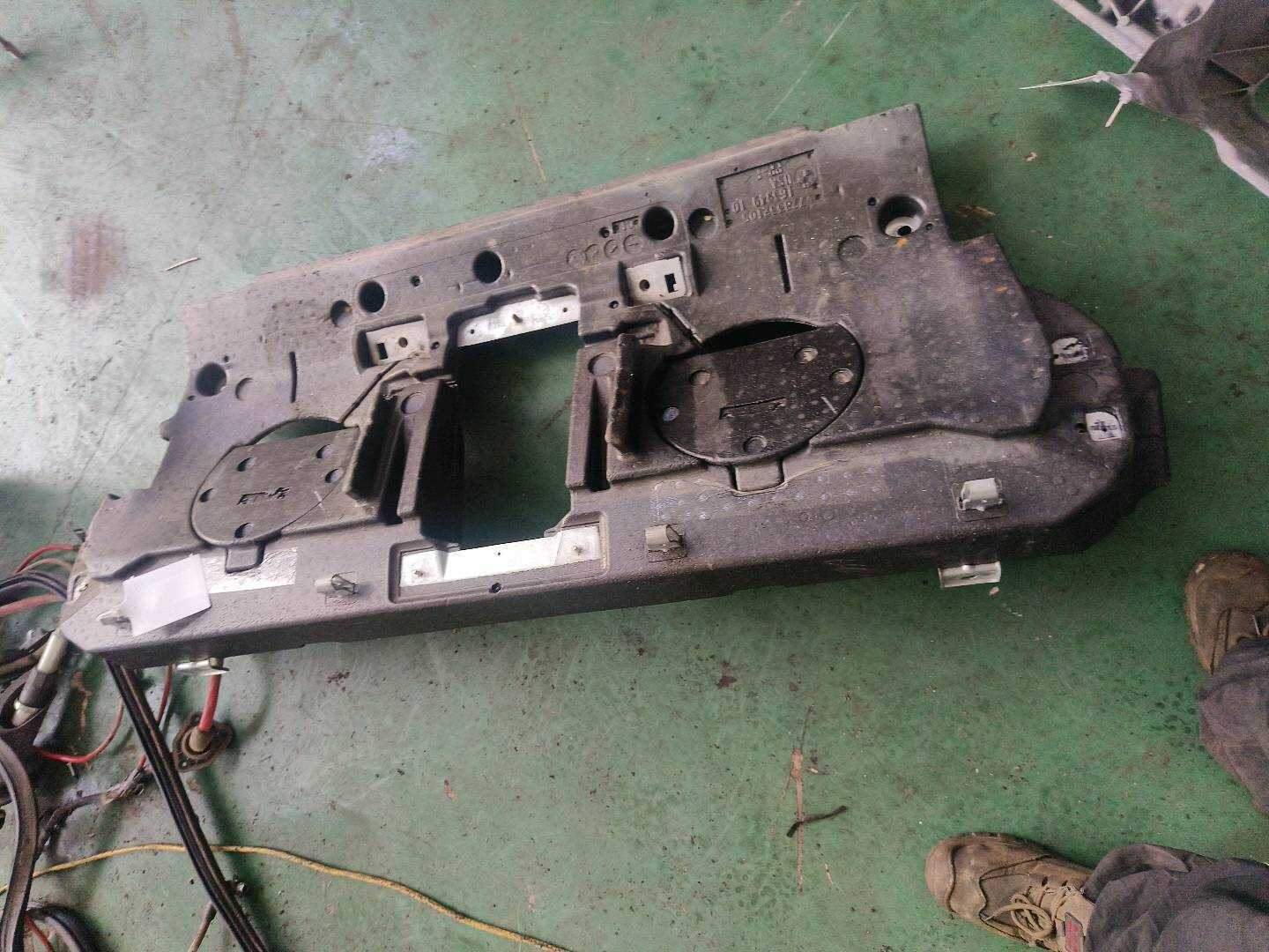 52207283321 Rear Seat Base Frame
