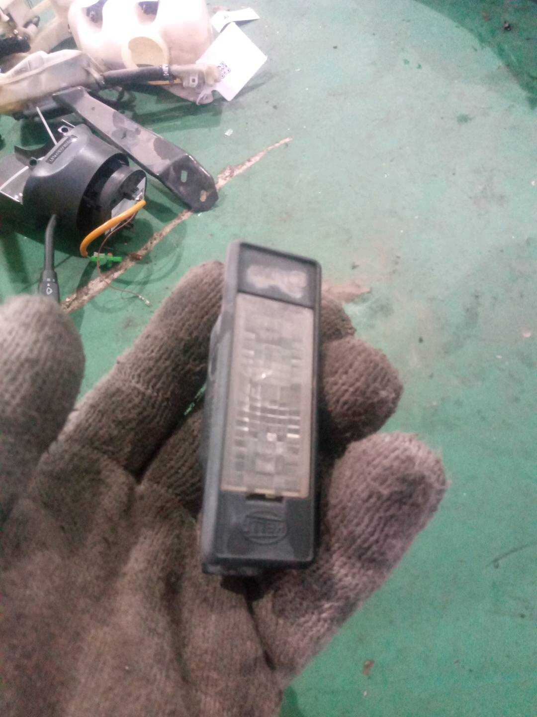 A6398200256 后牌照灯