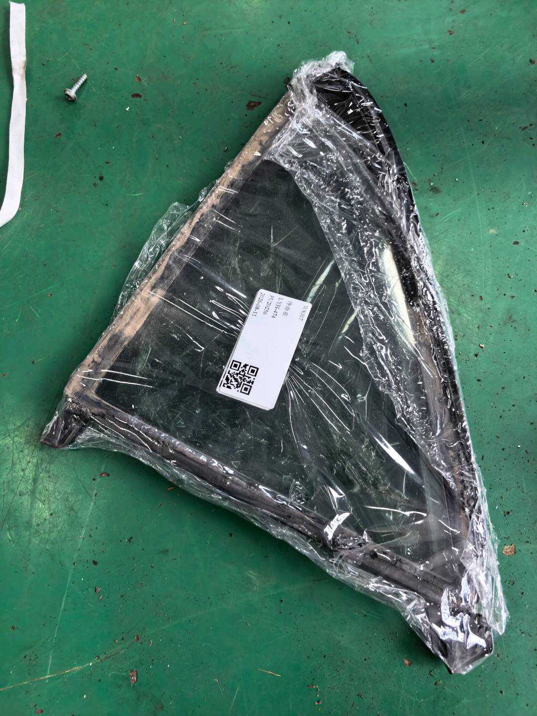 A2207300820 Rear Door Quarter Glass, Right