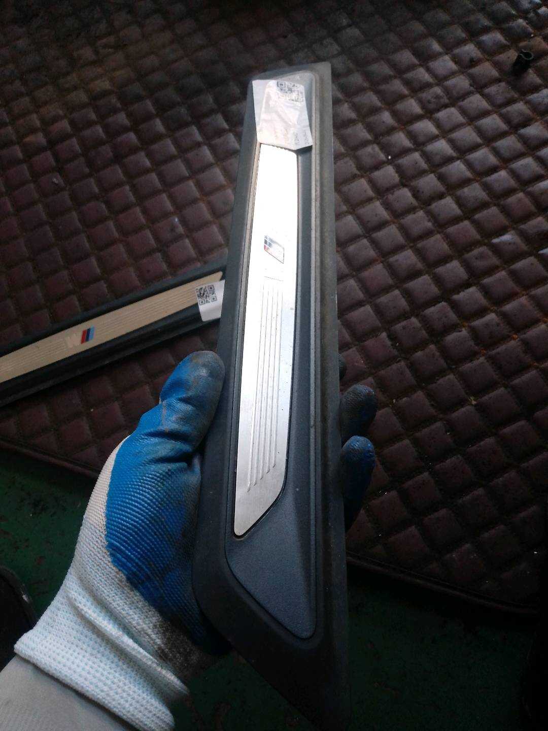 51478059015 后门槛装饰板(右外)