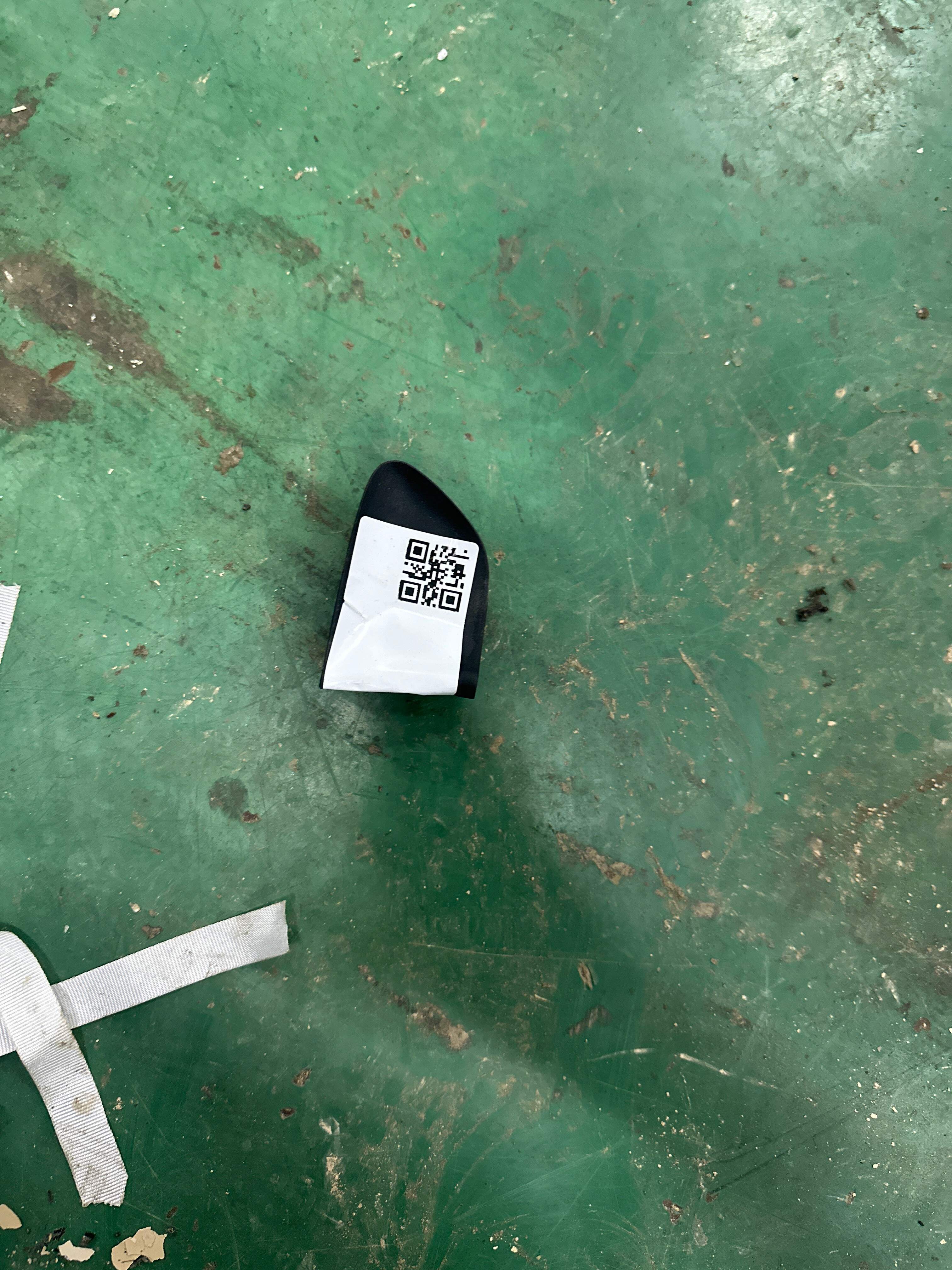 6929830030B4 前门内拉手框(左)