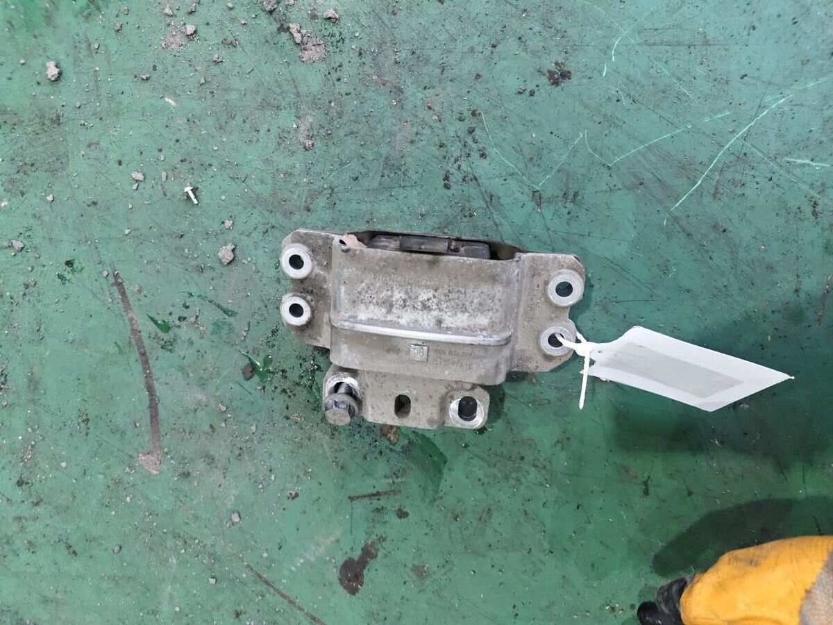 1K0199555AC Engine Mount Rubber, Left