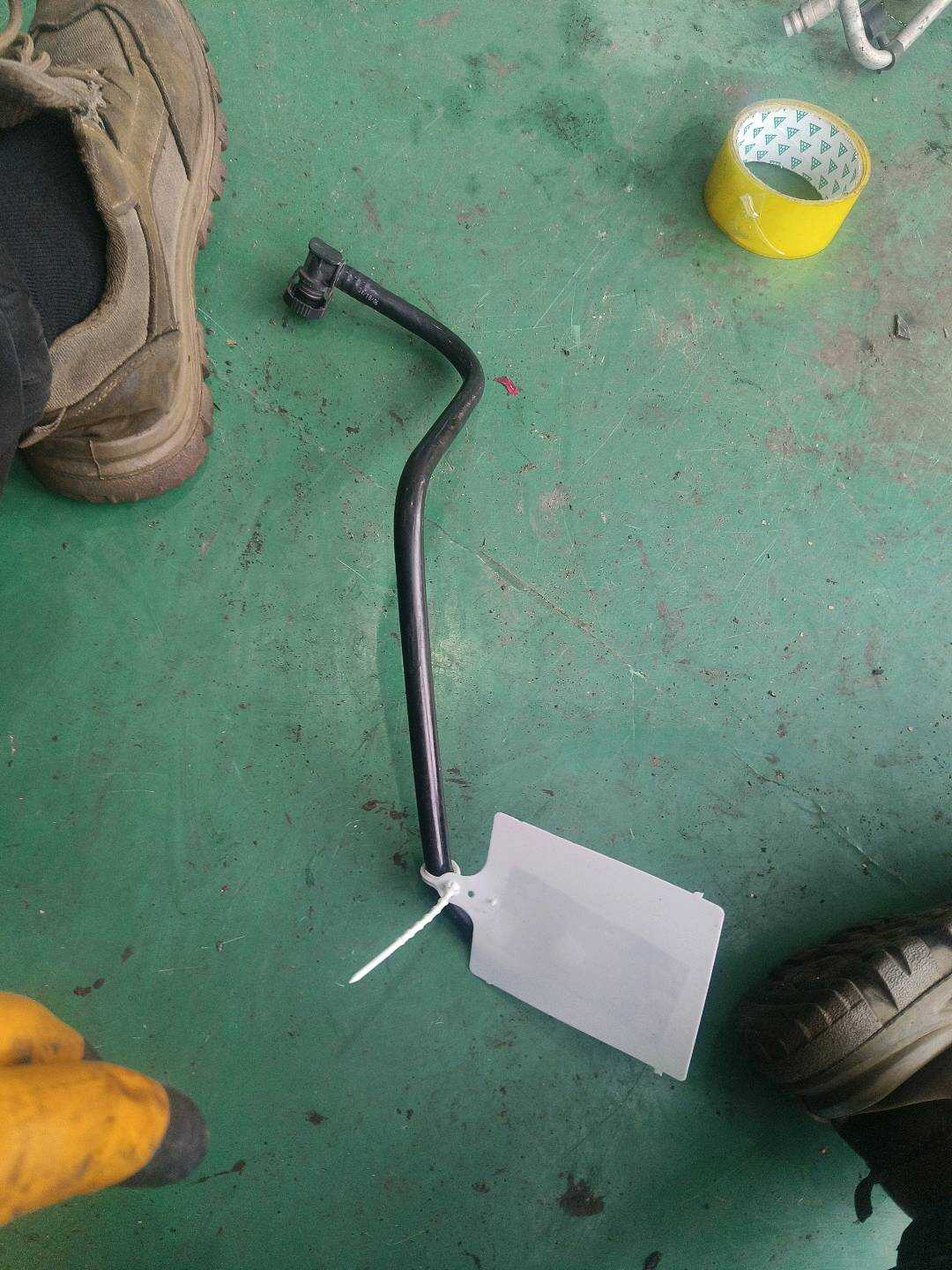 13907530974 Fuel Tank Vent Pipe