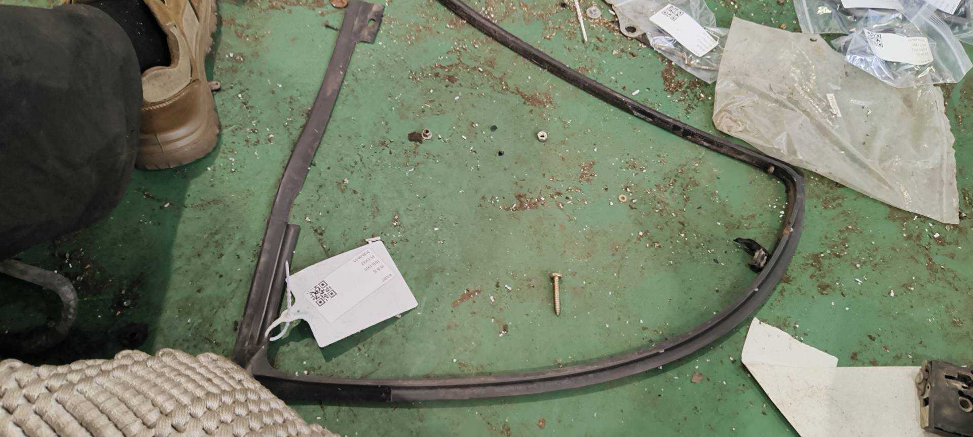 330839701F Rear Door Seal Strip, Left