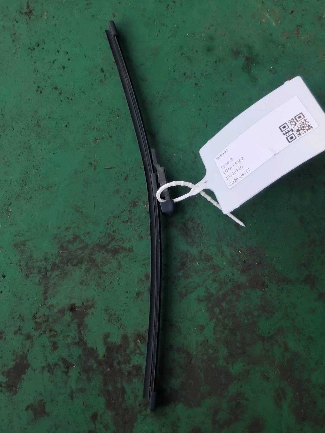 61622990035 尾盖玻璃雨刮片