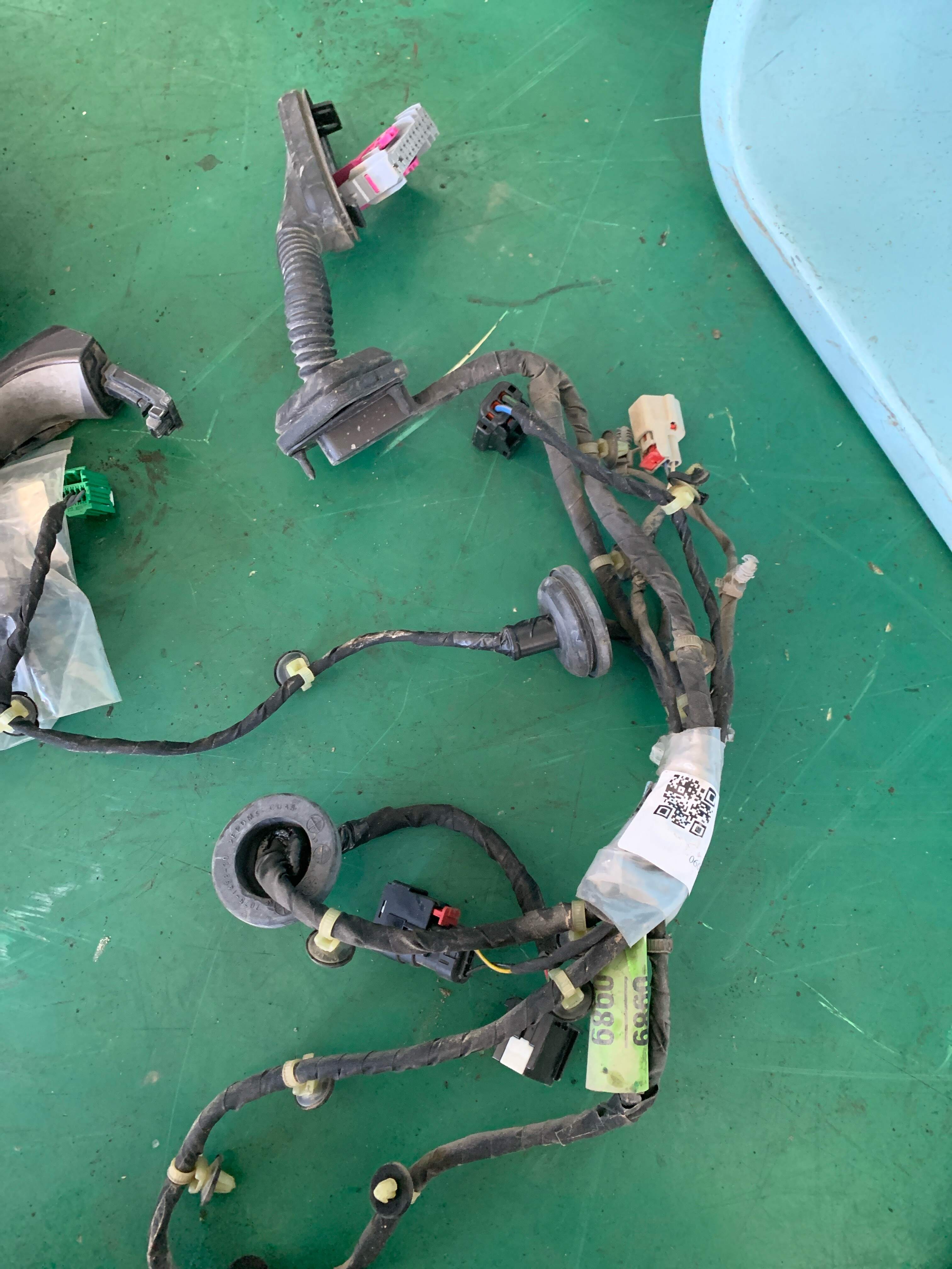 84047480 Rear Door Wiring Harness, Right