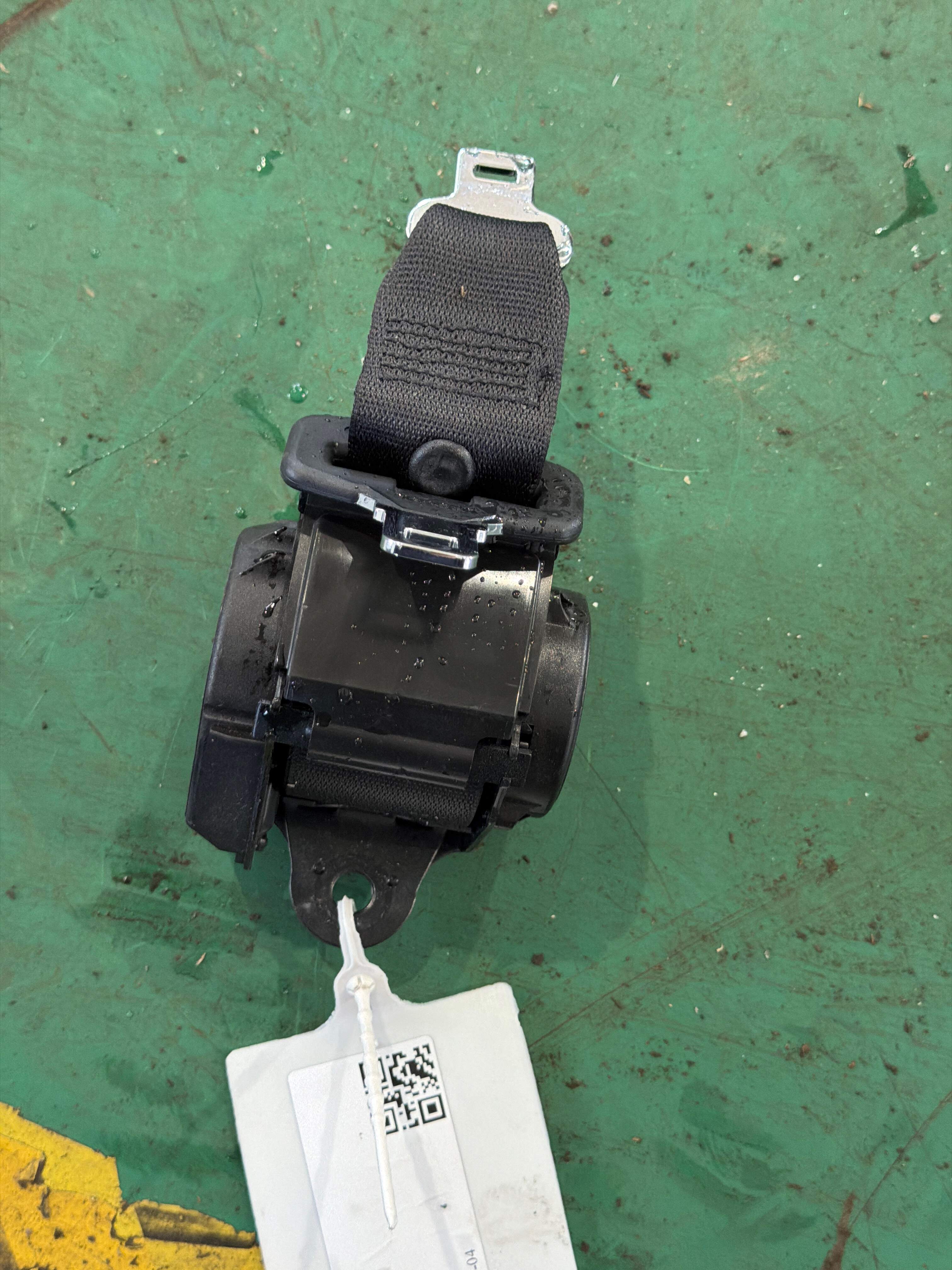 72117292005 Rear Seat Center Belt