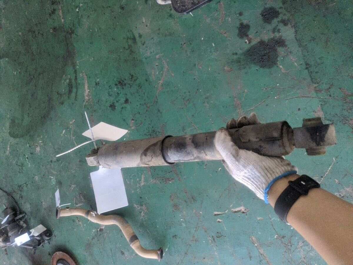 4853148130 后减震器芯(右)