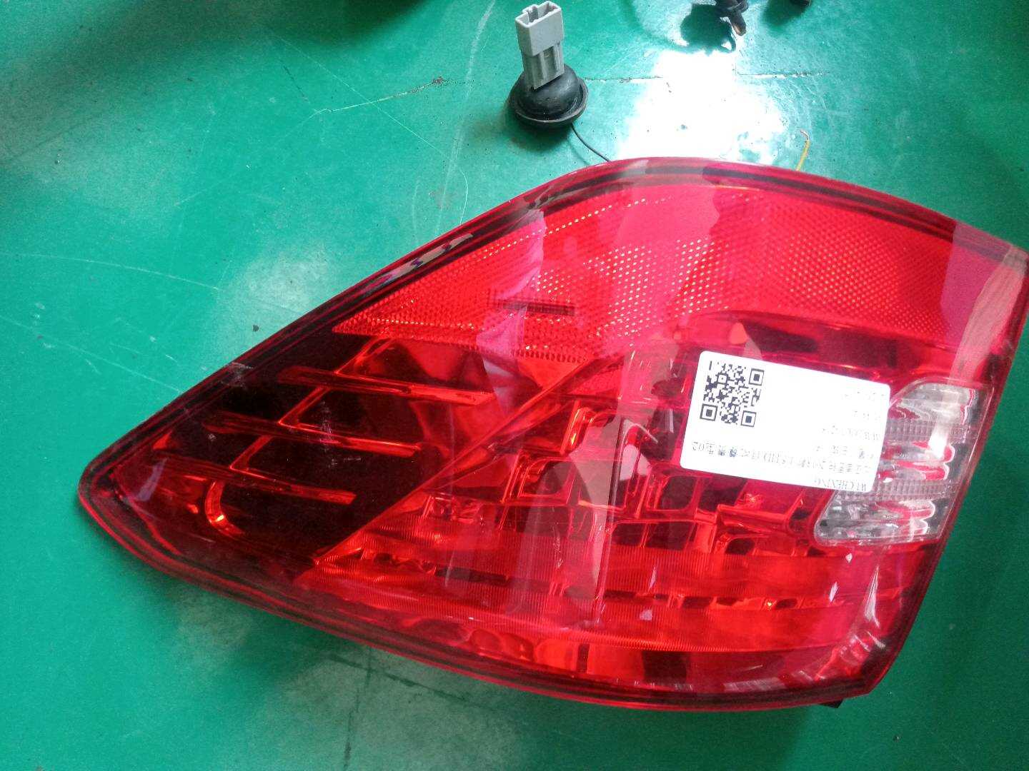 10751002 Outer Tail Light Assembly, Right
