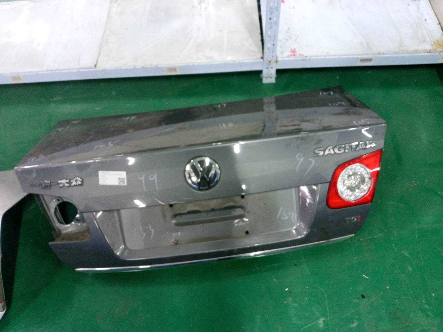 L1K5827025AQ 尾盖总成