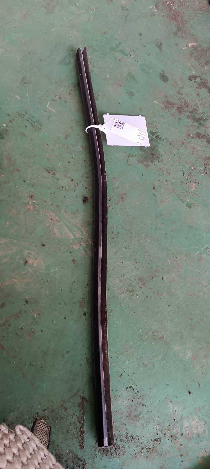 82231F9500 前门玻璃压条(左内)