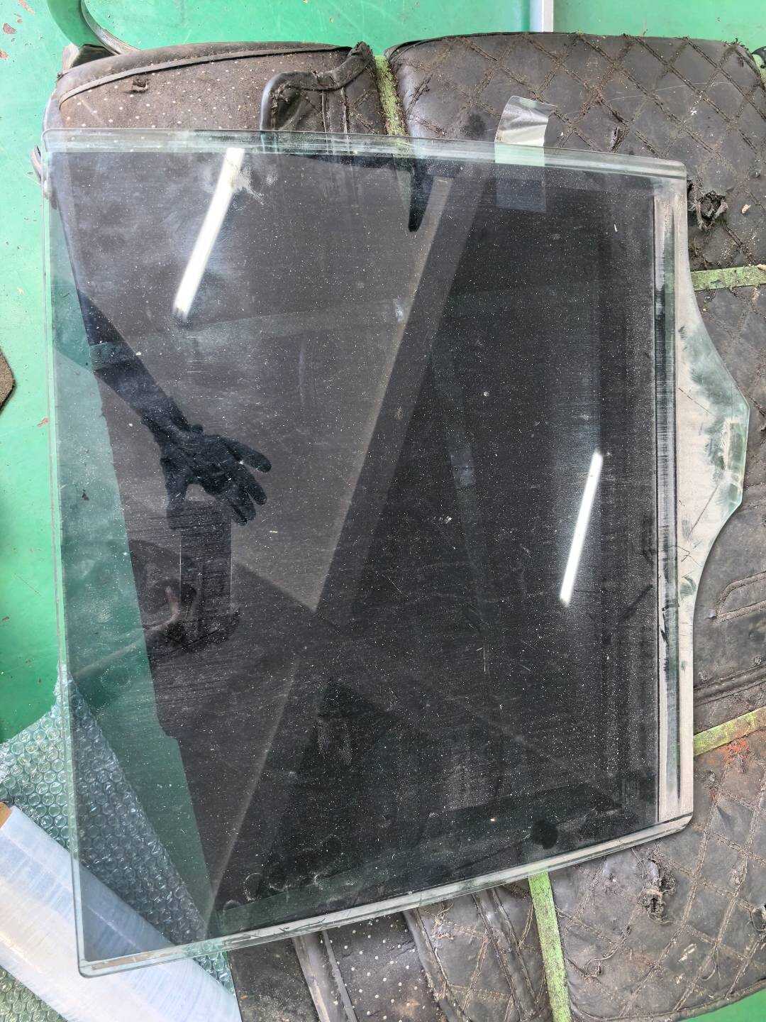 A2047350610 后门玻璃（右）