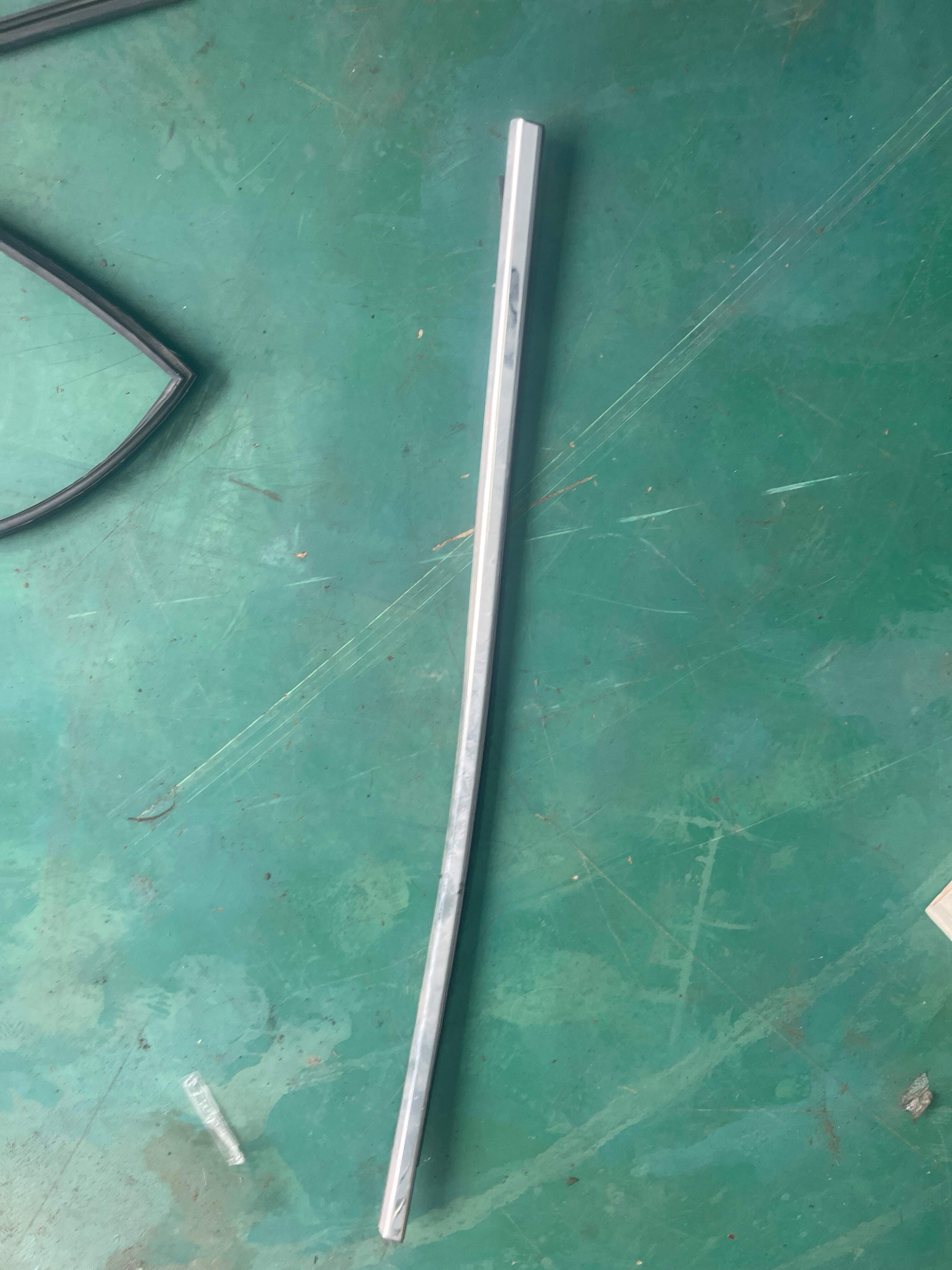 5085001600 Door Glass Outer Weatherstrip