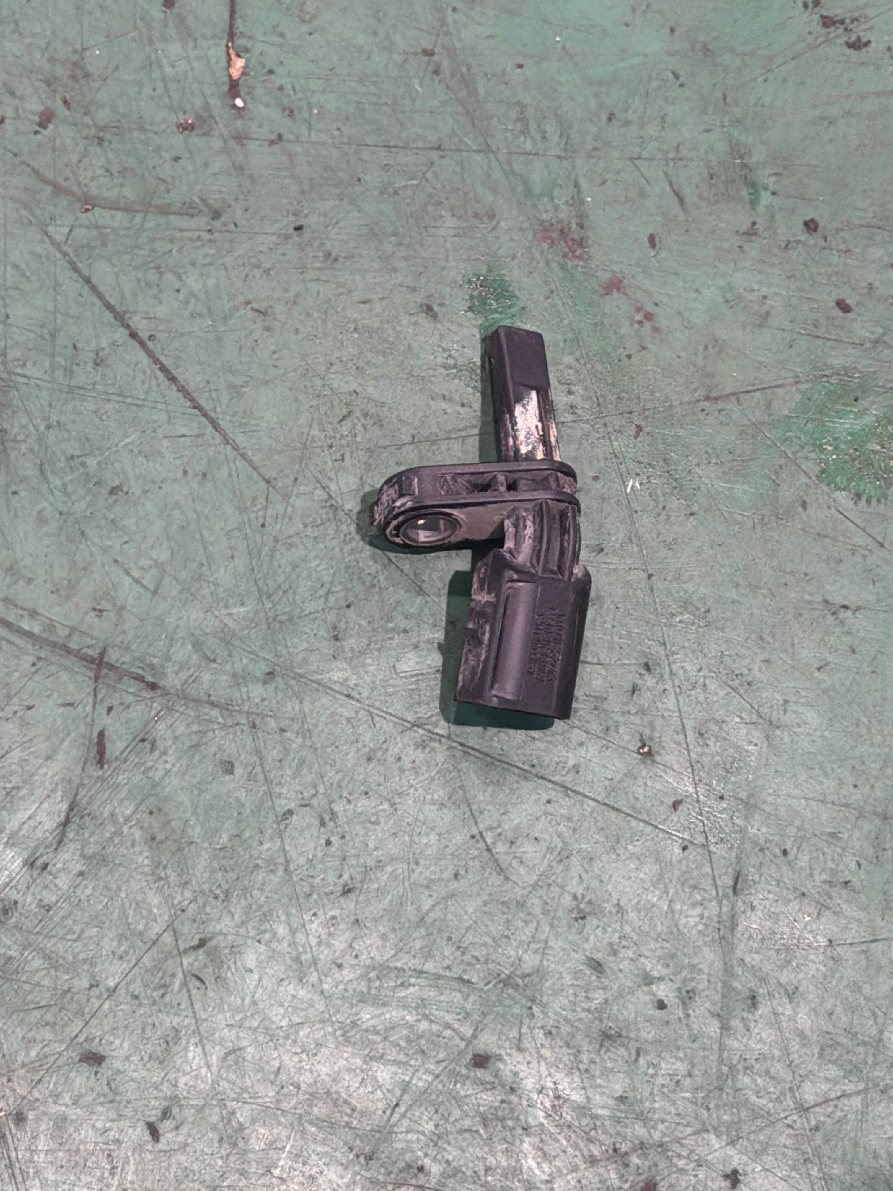 LWHT003857 ABS前轮传感器（左）