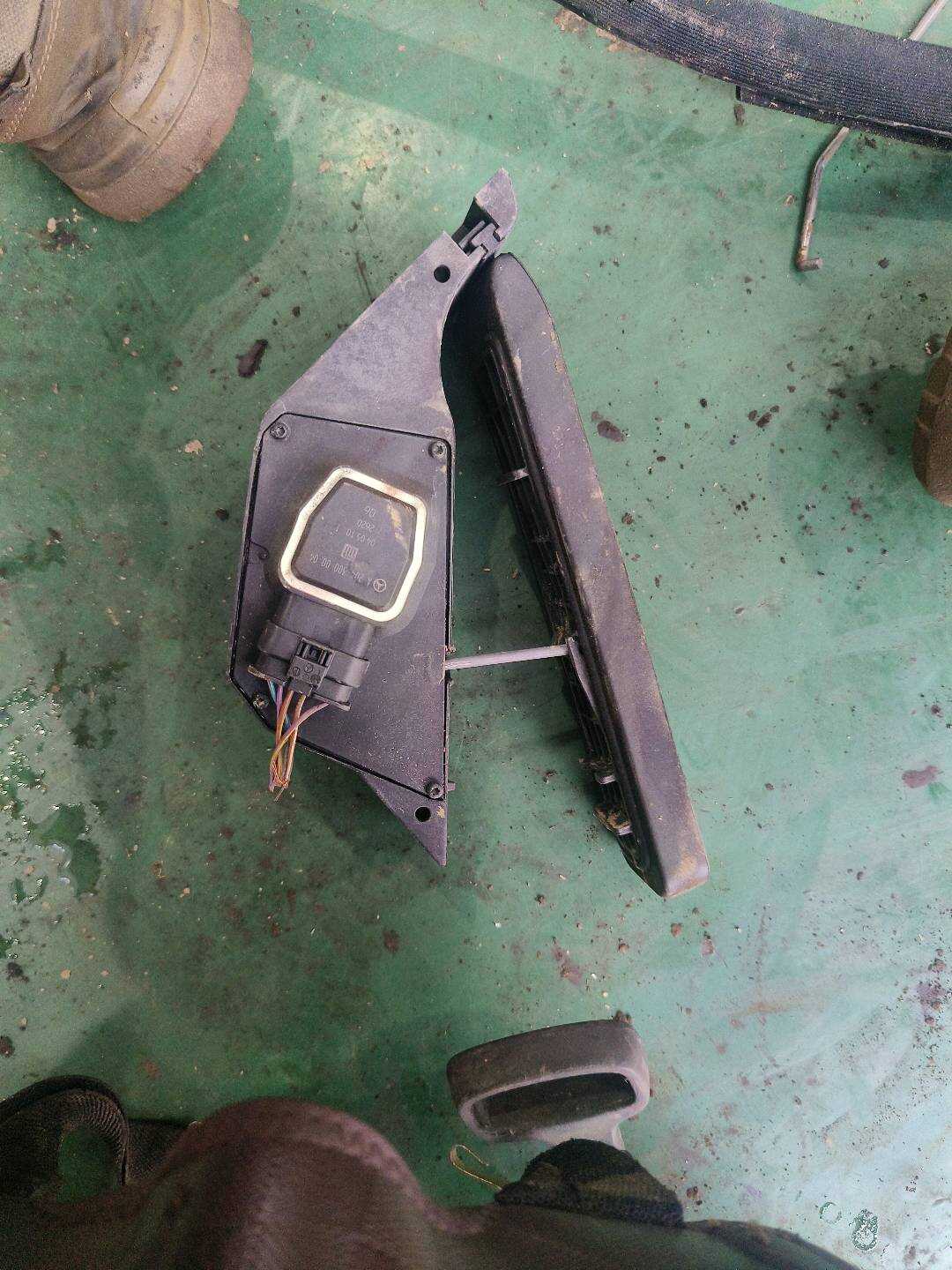 A2223000900 Accelerator Pedal