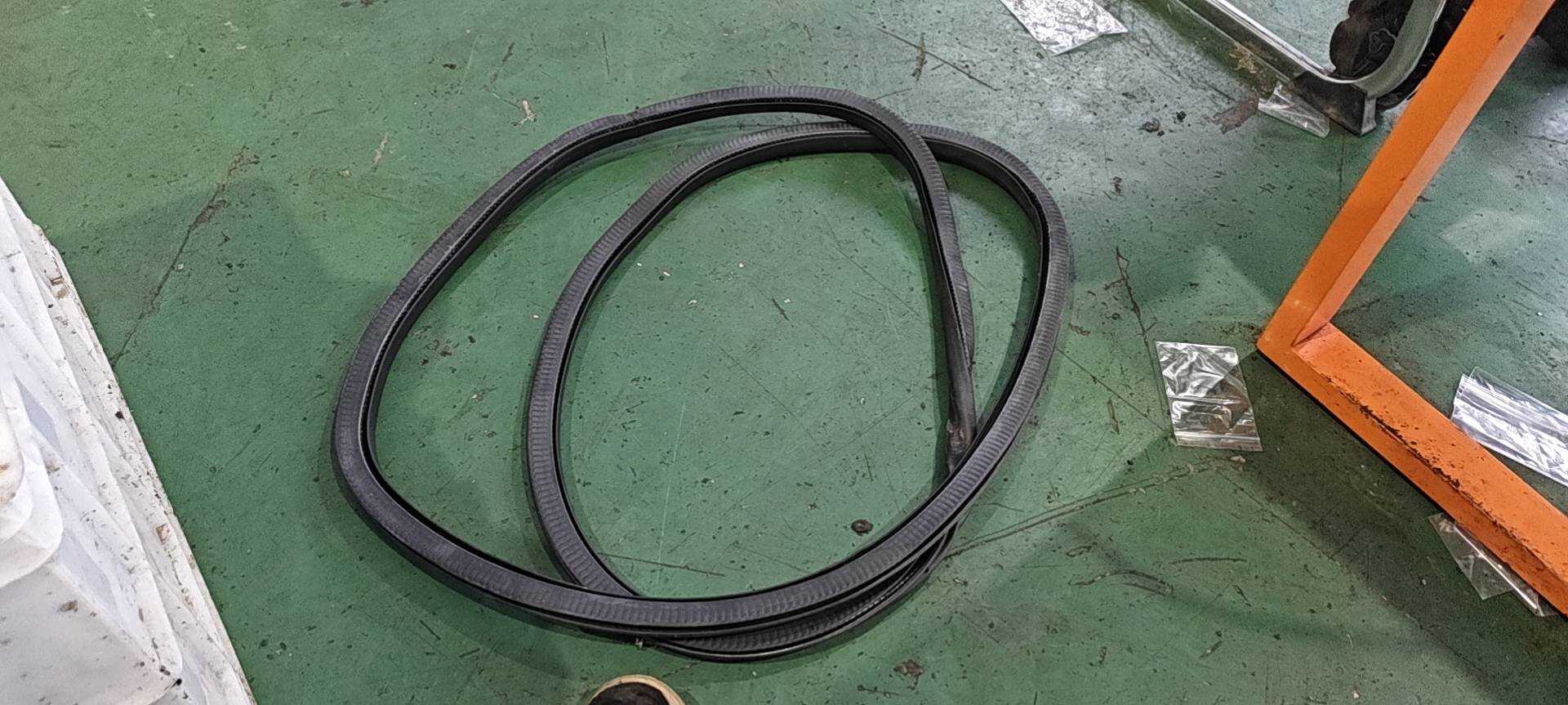 FK7BR20708AF 前门车身密封胶条(左)