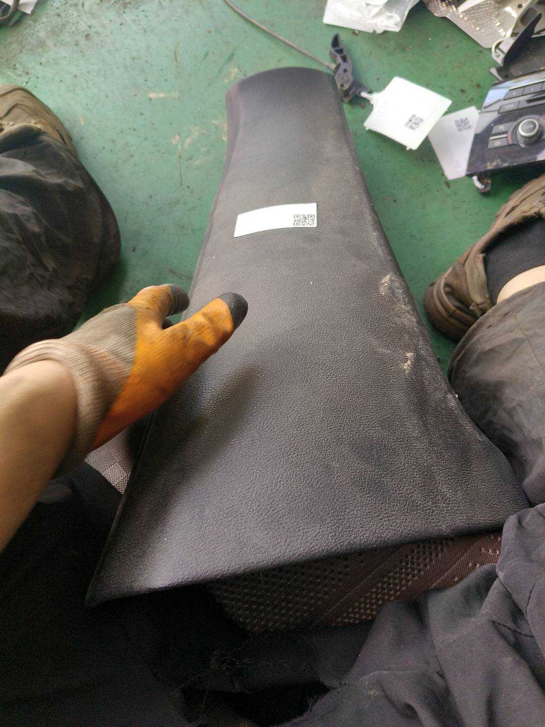 51477369222 C柱内衬(右下)