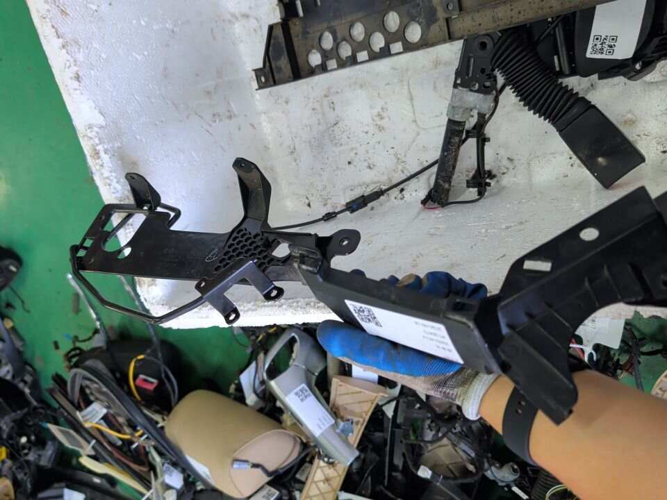 T4N2785PVJ 车架侧围板