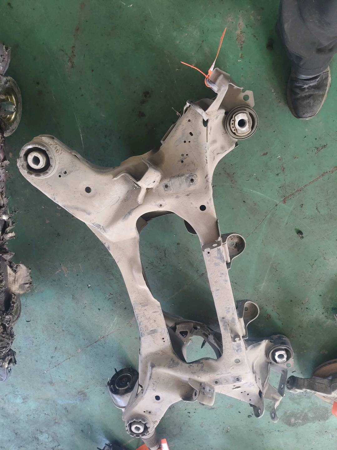 C2D19869 Subframe Crossmember