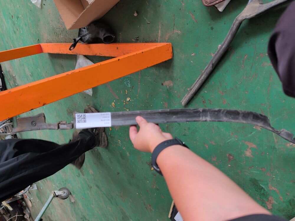 51487327004 Seal Strip, Right