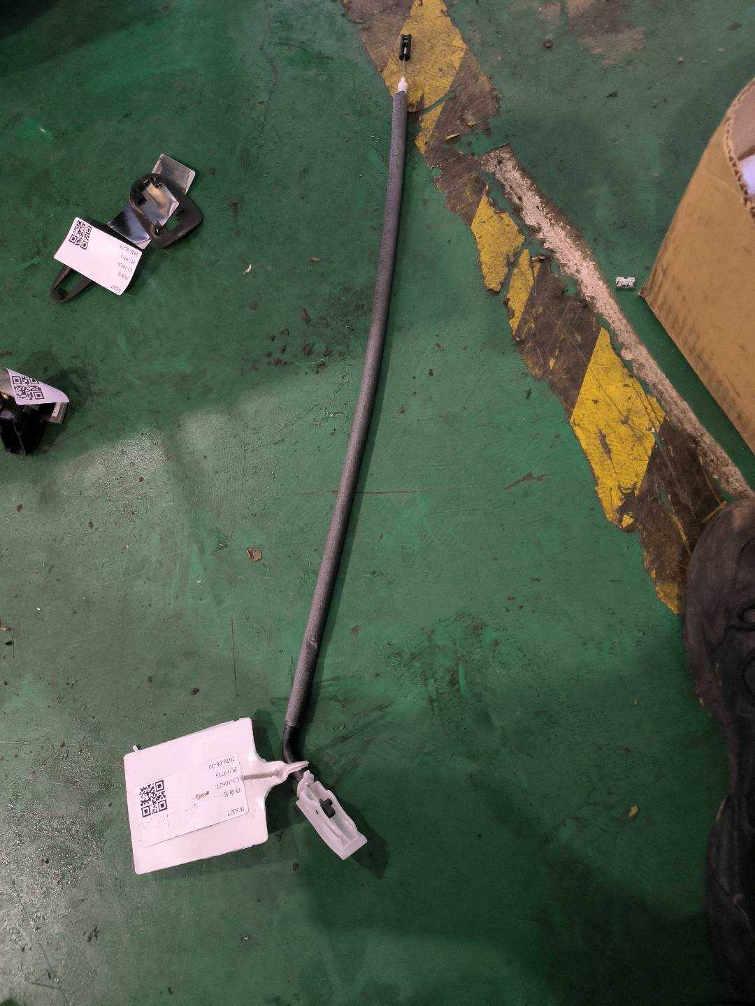 51217259827 前门内拉手拉线(右)
