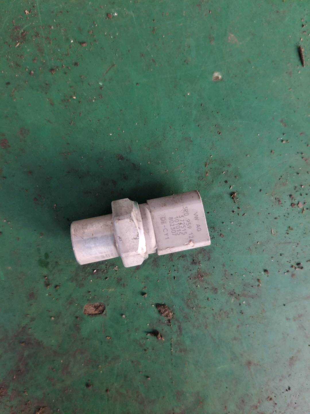 3R0959126 A/C Pressure Switch