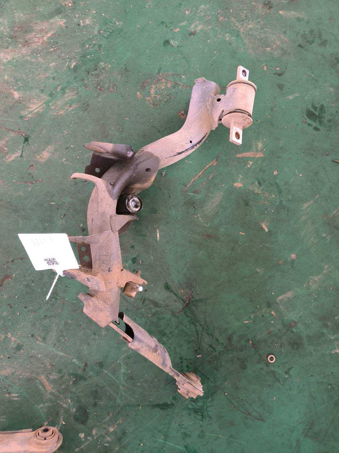 2914100XKZ16B 左后下摆臂总成
