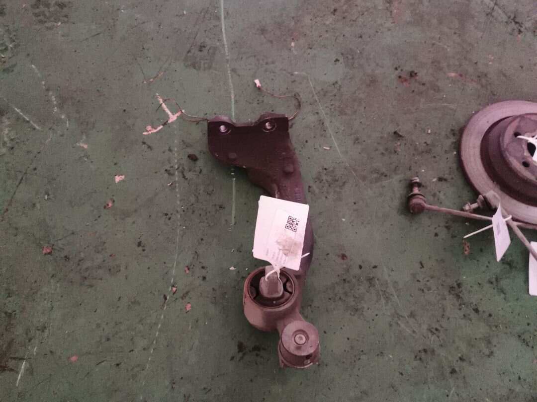 A6393500086 后桥差速器前支撑