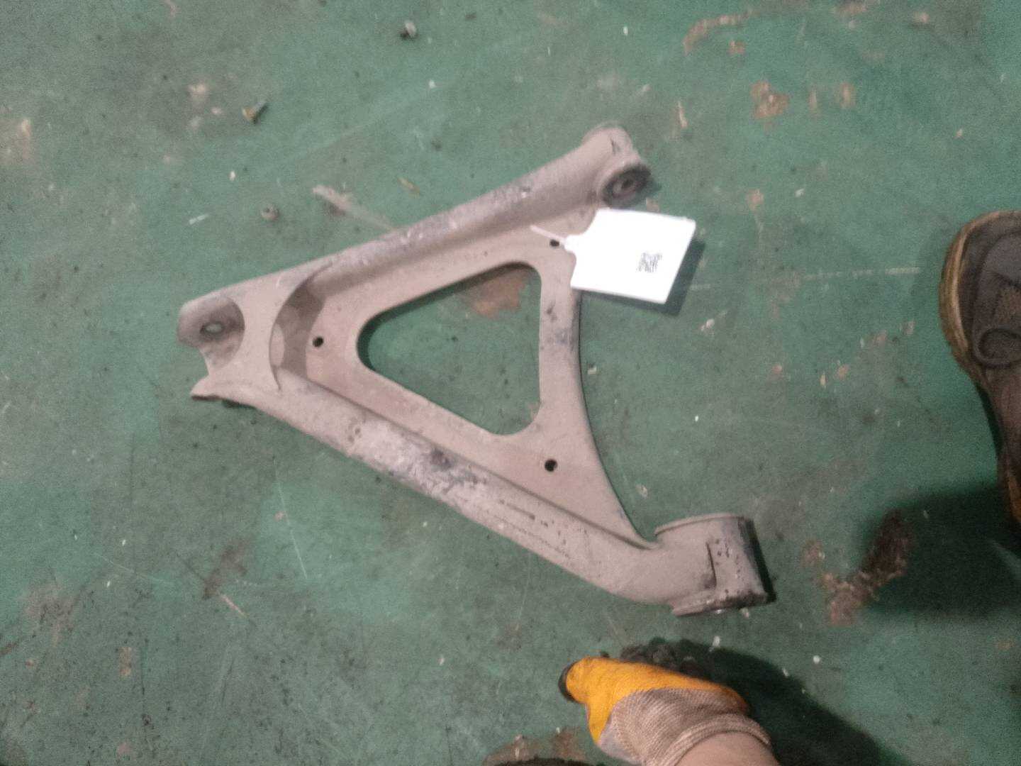 7L0505312B Rear Lower Control Arm, Right