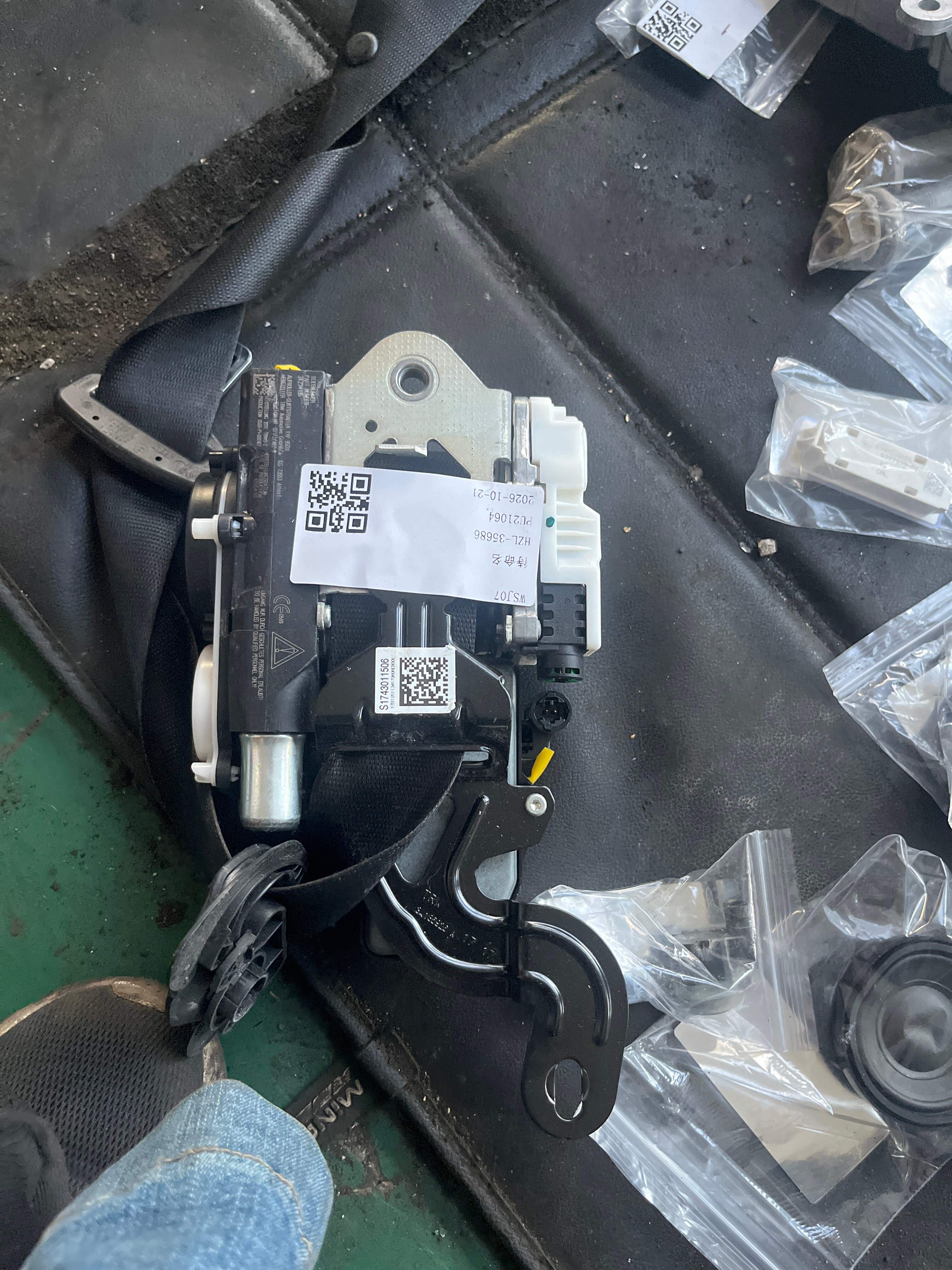 72117430115 Driver Seat Belt