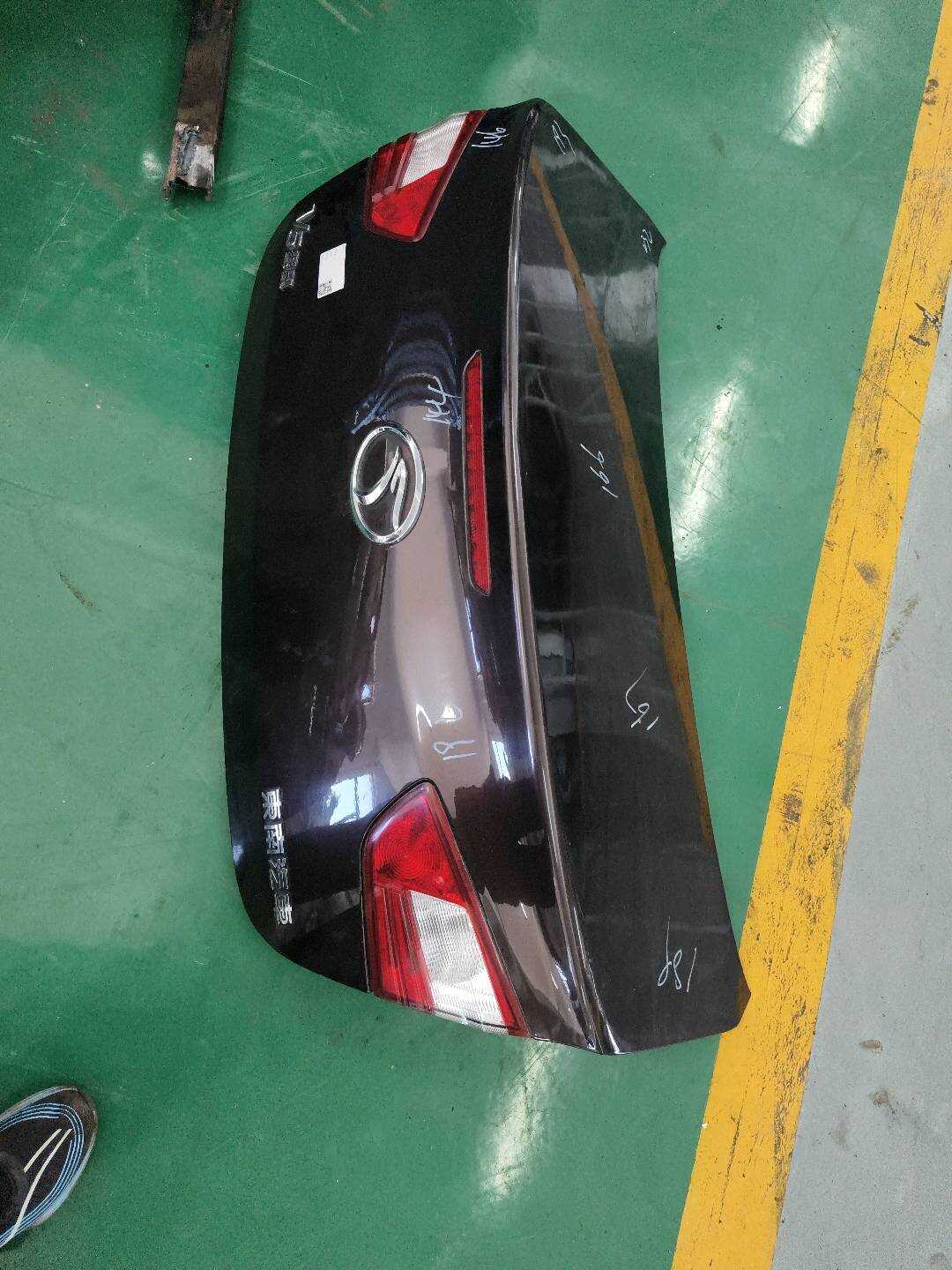 SEDB36V504 Trunk Lid Assembly