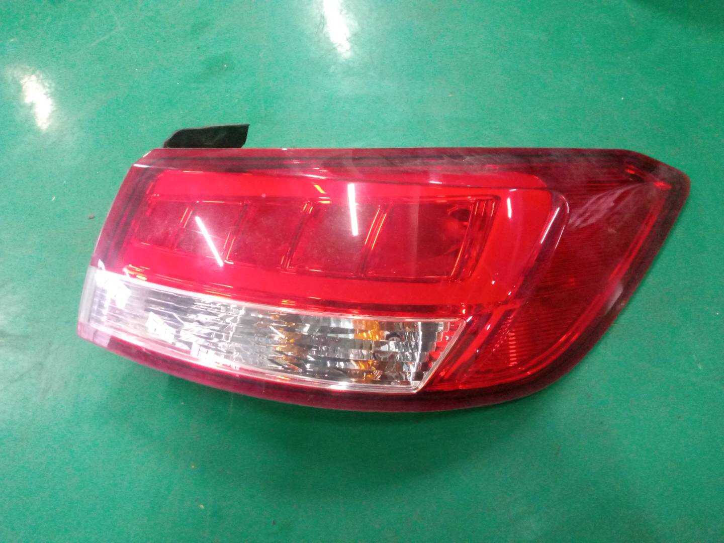 Z7004133020001B012742W 尾灯总成(右)