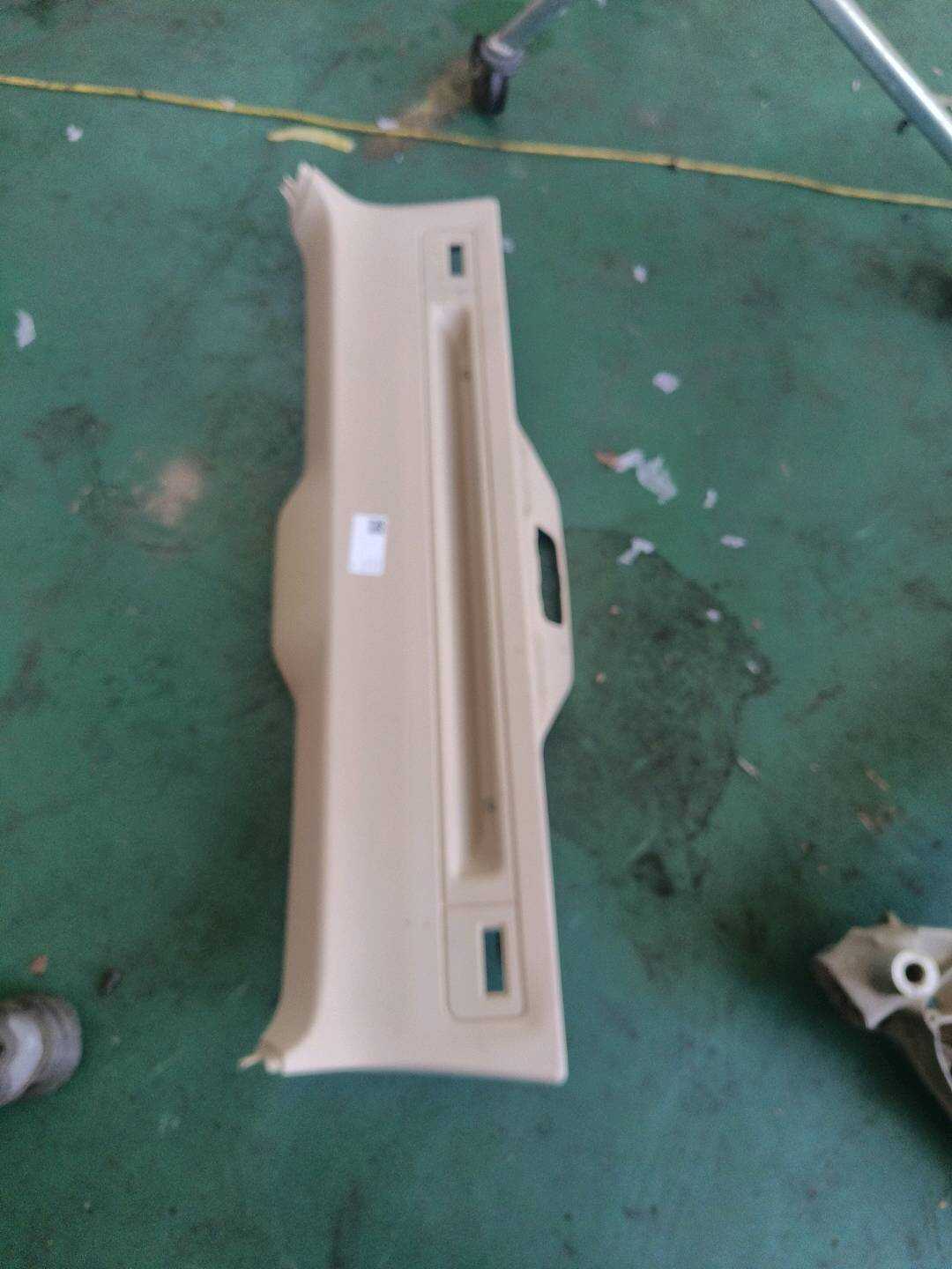 51497365395 尾盖内饰板(中)