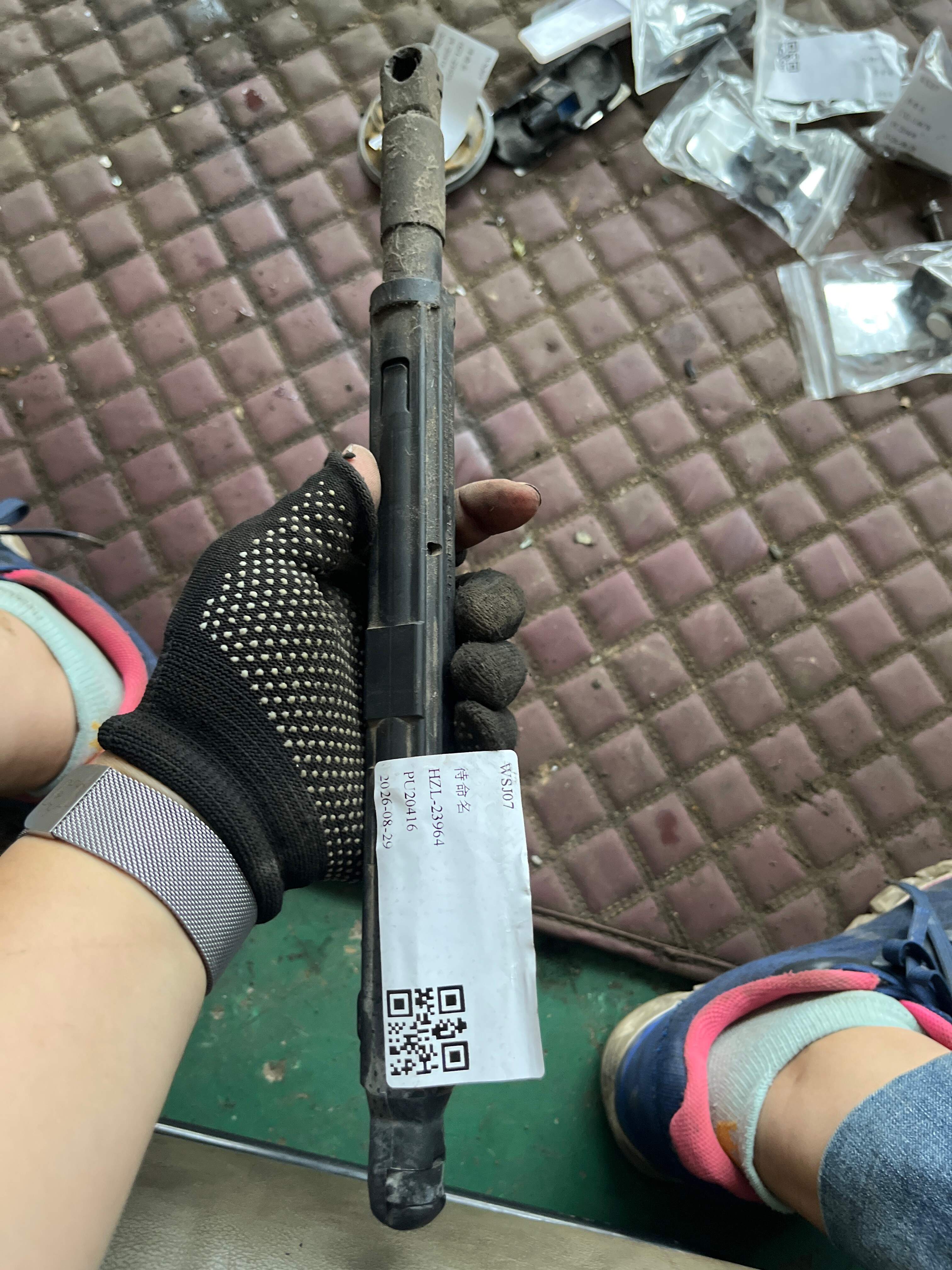 97051157200 前机盖撑杆(右)