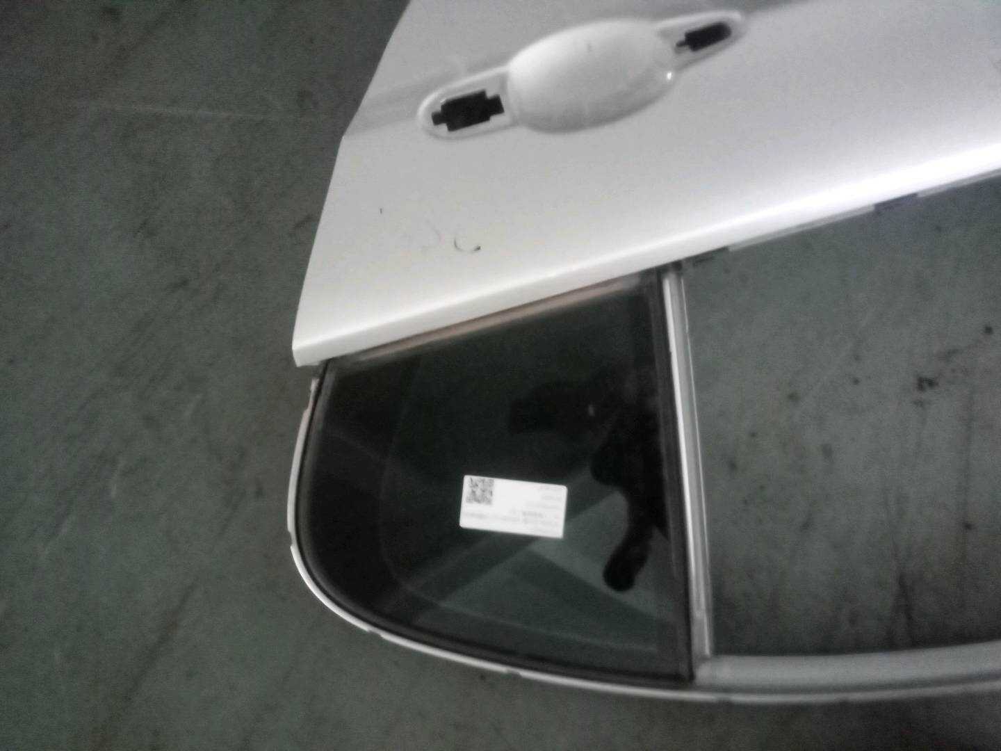 51347060211 后门三角窗玻璃(左)