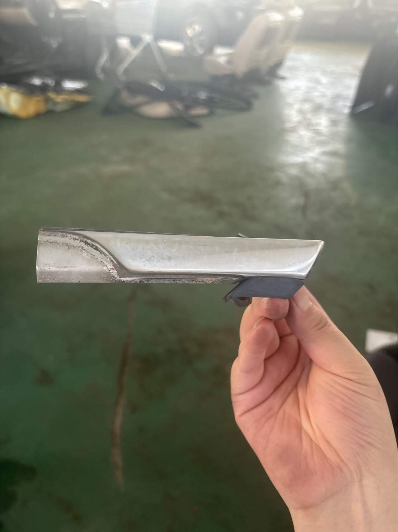 C2D15595 Mounting Bracket Left