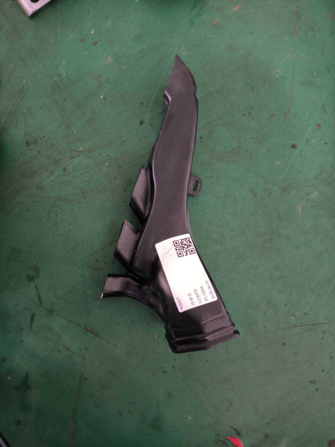 5TB819151 Footwell Air Duct, Left
