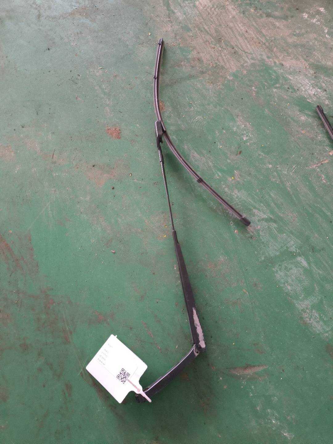 P0001326AC Front Wiper Arm - Left