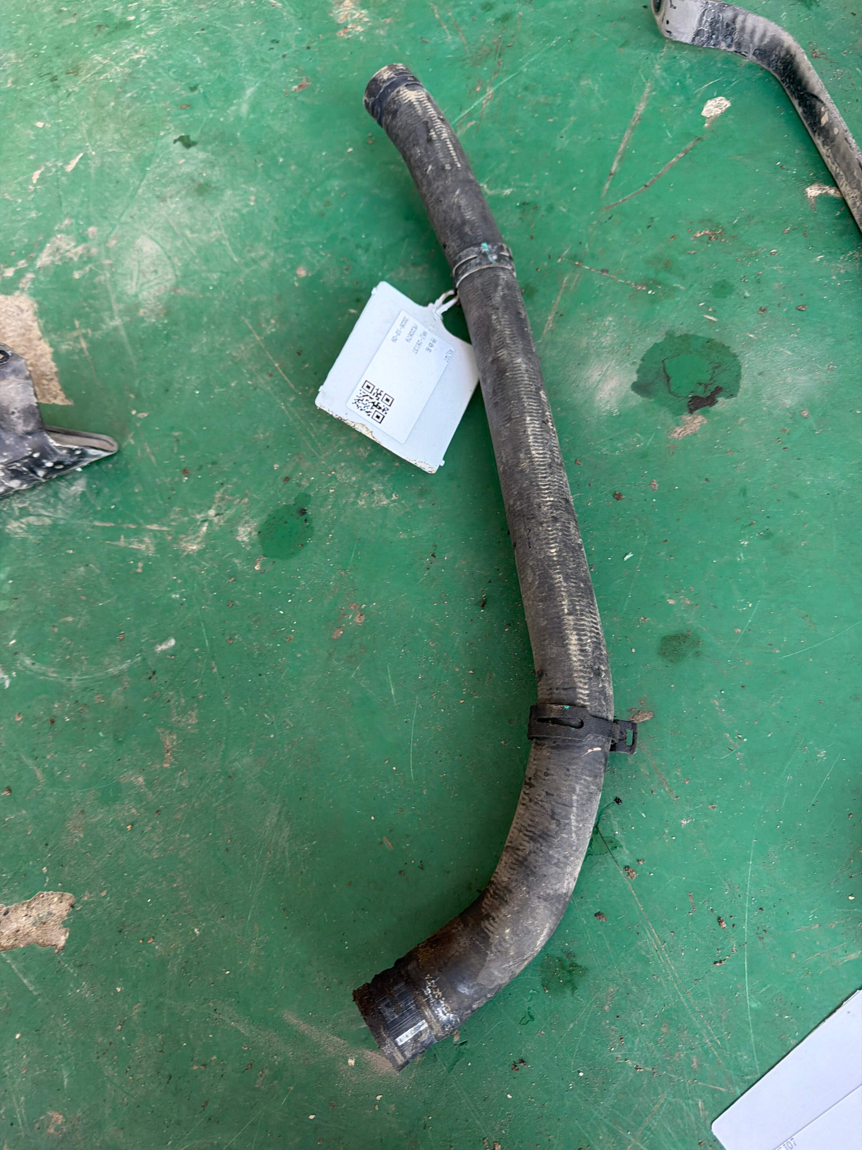 F2G39K308BB 增压中冷器旁通管
