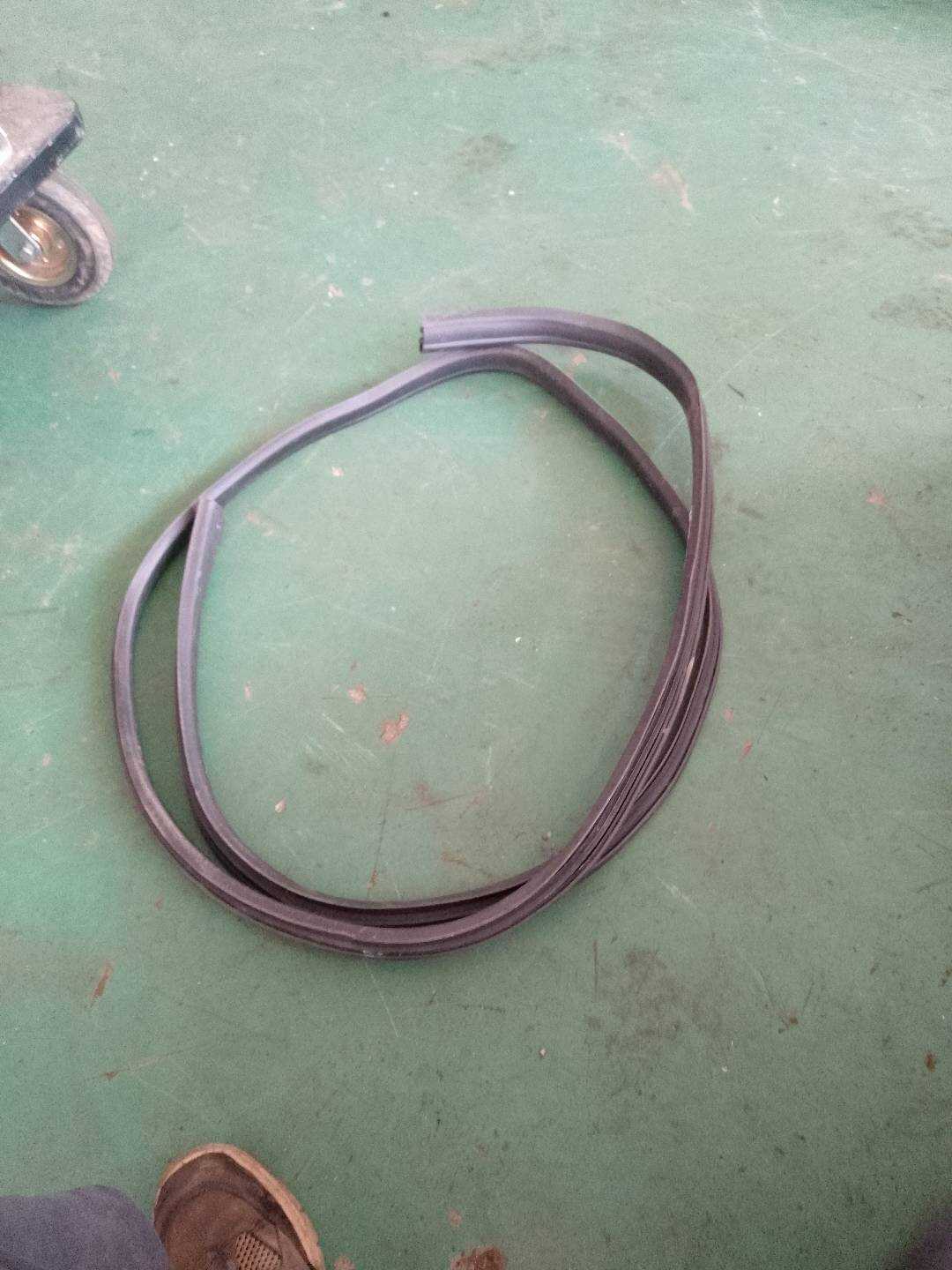 LR001630 Front Door Body Seal Strip, Left