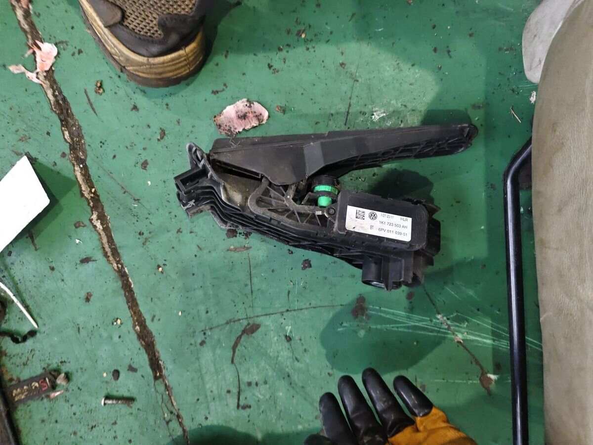 1K1723503T Accelerator Pedal